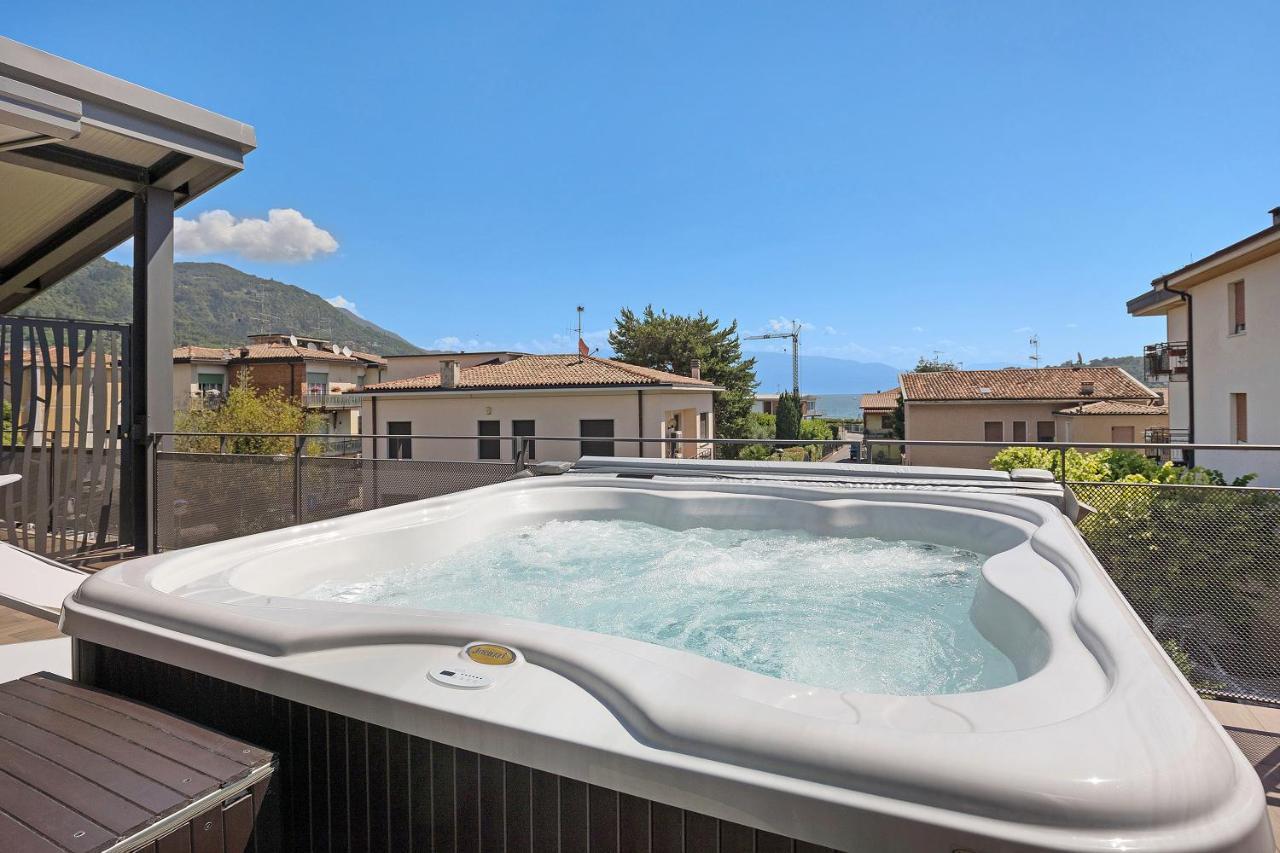 Villa Donne Del Lago Vittoria Salo Ngoại thất bức ảnh